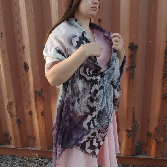 Beautiful Chiffon Feathered 100% Wool - Picture 3 of 7